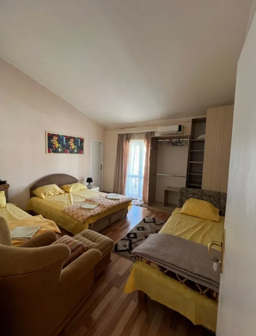 Rent, three bedroom apartment, 270m², Šušanj, Bar