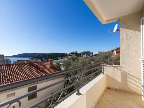 Rent, two bedroom apartment, 64m², Bečići, Budva - image 13