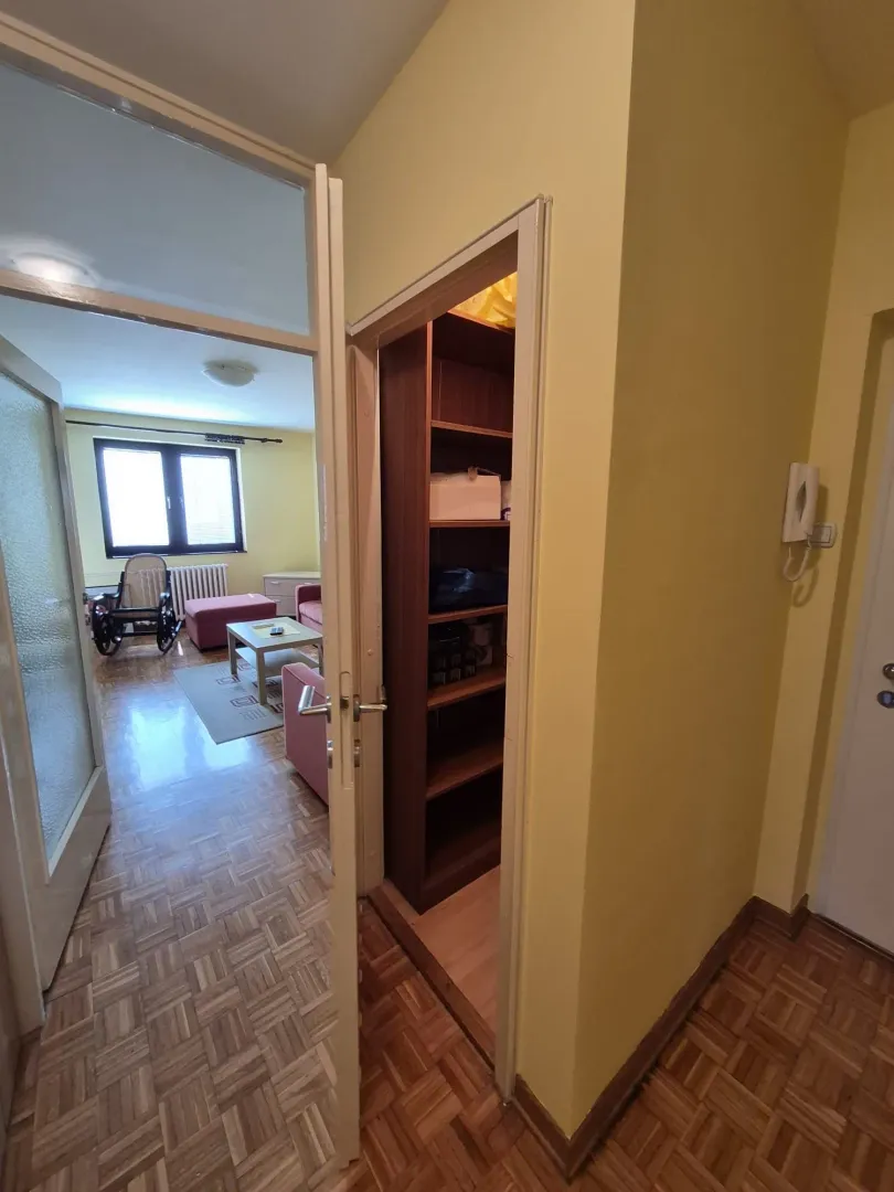 Izdavanje, dvosoban stan, 55m², Bežanijska Kosa 3, Bežanijska Kosa Sve Podlokacije