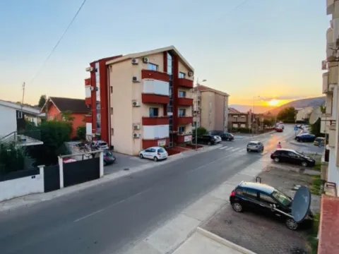 Rent, studio apartment, 30m², Blok 9, Podgorica - image 4