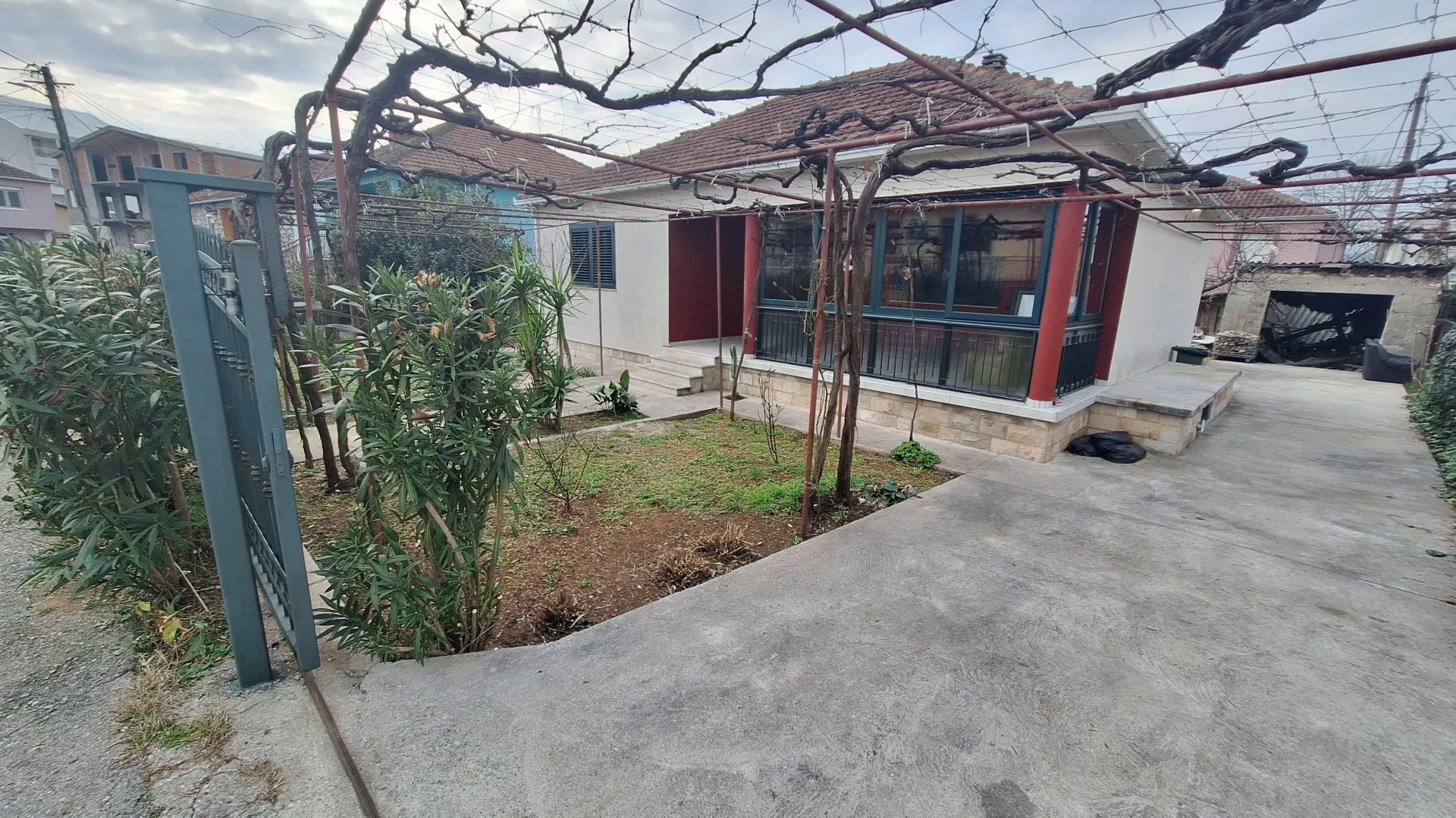 Rent, house, 110m², Stari Aerodrom, Podgorica