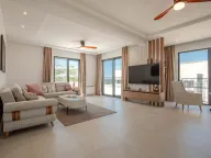 Rent, house, 318m², Reževići, Budva - image 3