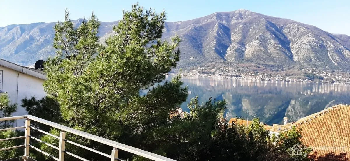 Prodaja, četvorosoban stan, 171m², Dobrota, Kotor