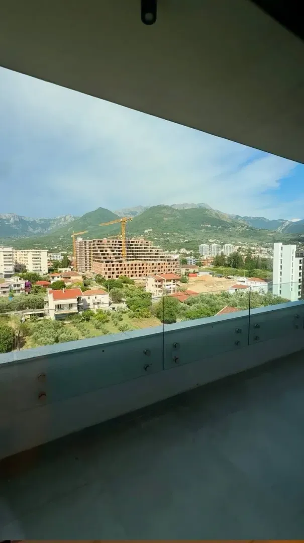 Prodaja, dvosoban stan, 93m², Centar, Bar