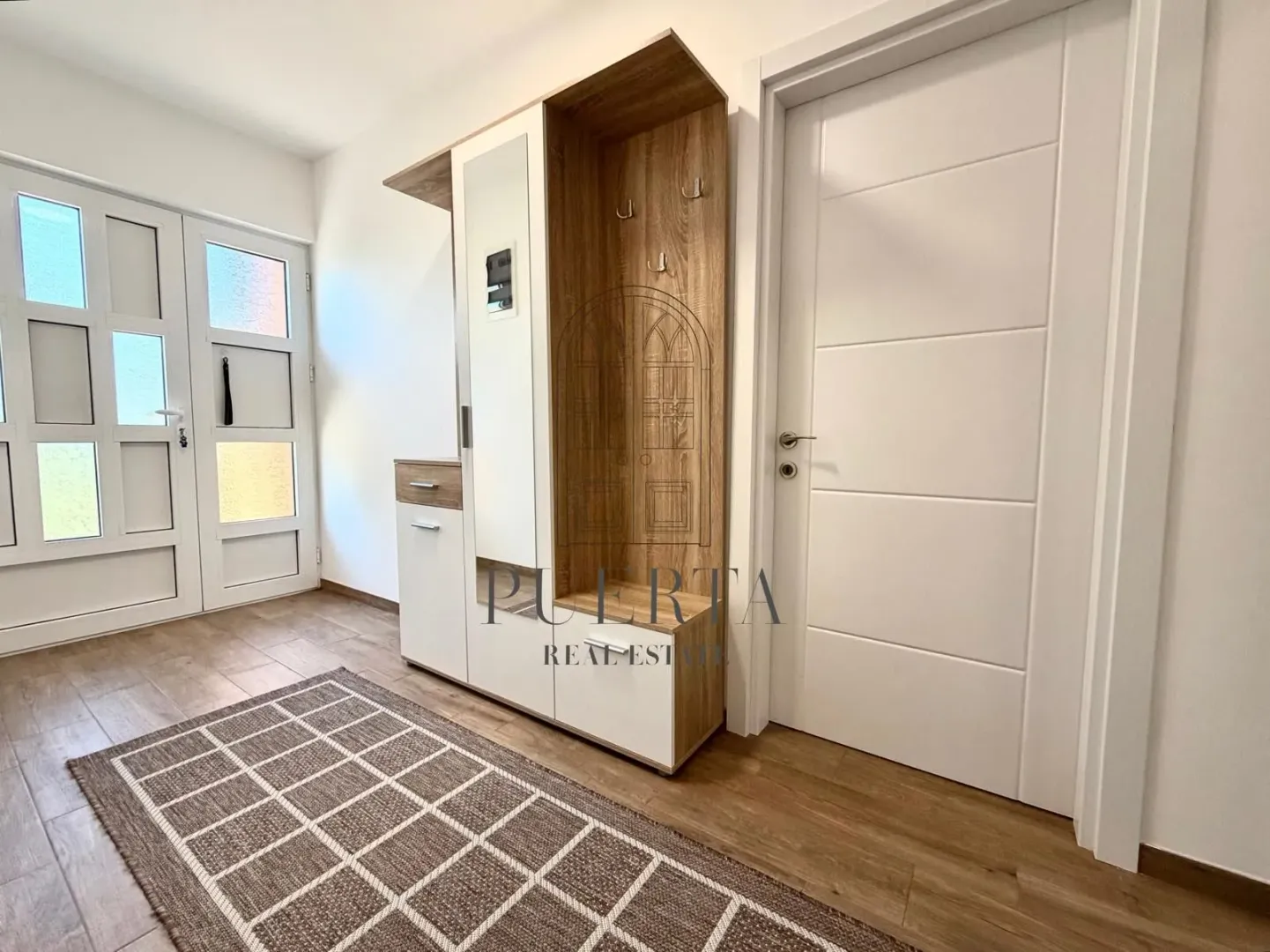Izdavanje, dvosoban stan, 76m², Zabjelo, Podgorica