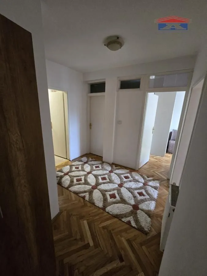 Prodaja, trosoban stan, 92m², Bulevar Oslobodjenja, Novi Sad Sve Podlokacije