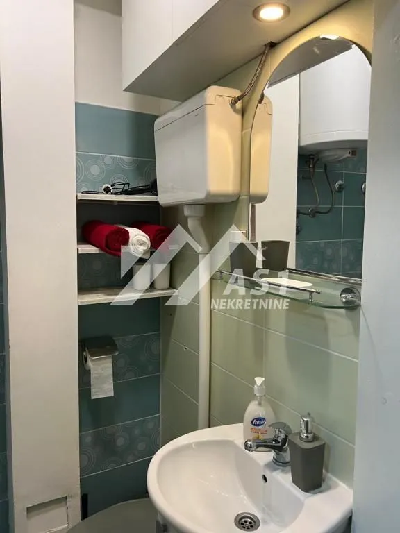 Izdavanje, jednosoban stan, 33m², Podbara, Novi Sad Sve Podlokacije