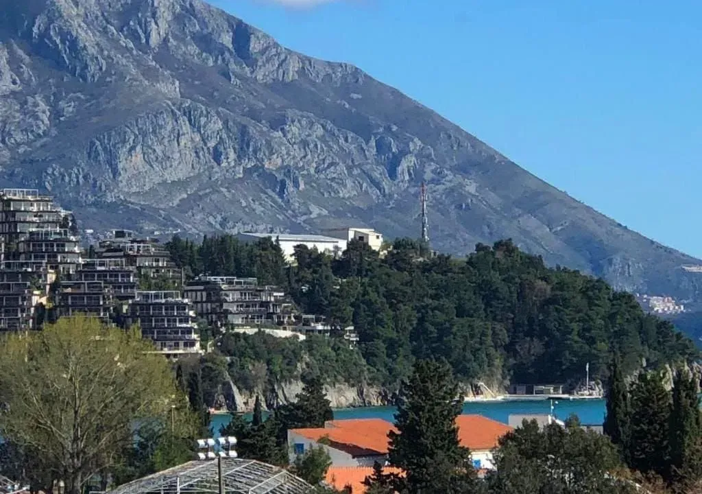 Rent, one bedroom apartment, 51m², Budva, Crna Gora