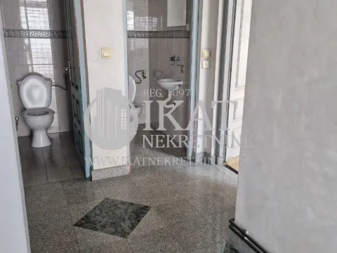 Izdavanje, poslovni prostor, 300m², Đeram Pijaca, Beograd - image 4