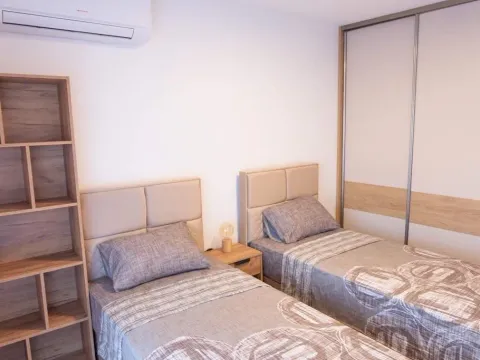 Izdavanje, dvosoban stan, 86m², Centar, Podgorica - image 10