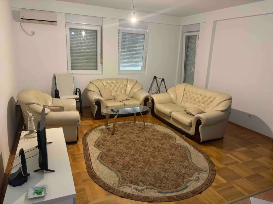 Izdavanje, dvosoban stan, 75m², Popovići, Bar