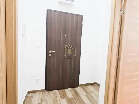 Prodaja, jednosoban stan, 40m², Stari Aerodrom, Podgorica - image 8