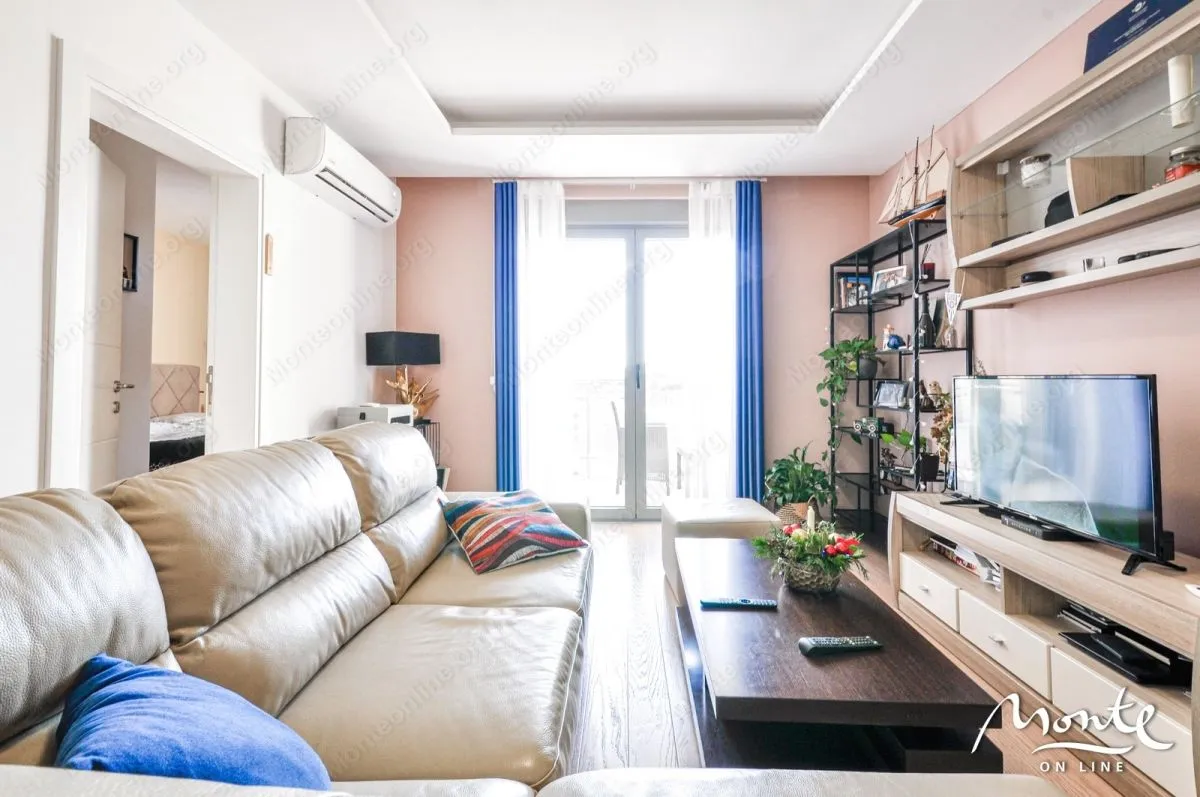 Prodaja, jednosoban stan, 54m², Tivat, Crna Gora