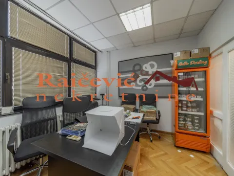 Prodaja, poslovni prostor, 315m², Banovo Brdo, Beograd - image 17