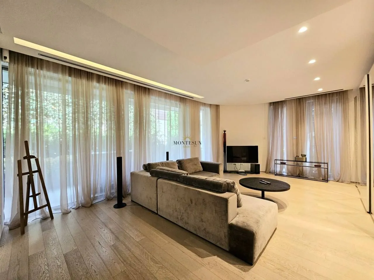 Rent, two bedroom apartment, 156m², Dukley Gardens, Budva