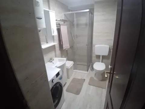 Izdavanje, dvosoban stan, 56m², Centar, Herceg Novi - image 14