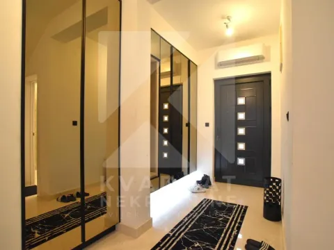Rent, five bedroom apartment, 180m², Gornja Gorica, Podgorica - image 17