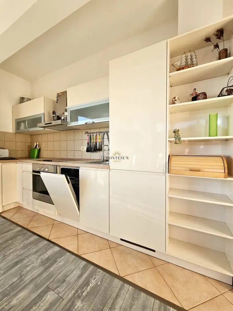 Rent, two bedroom apartment, 79m², Rafailovići, Budva