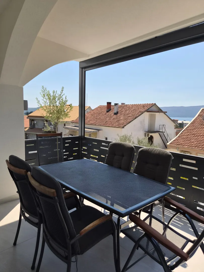 Rent, two bedroom apartment, 85m², Kalimanj, Tivat