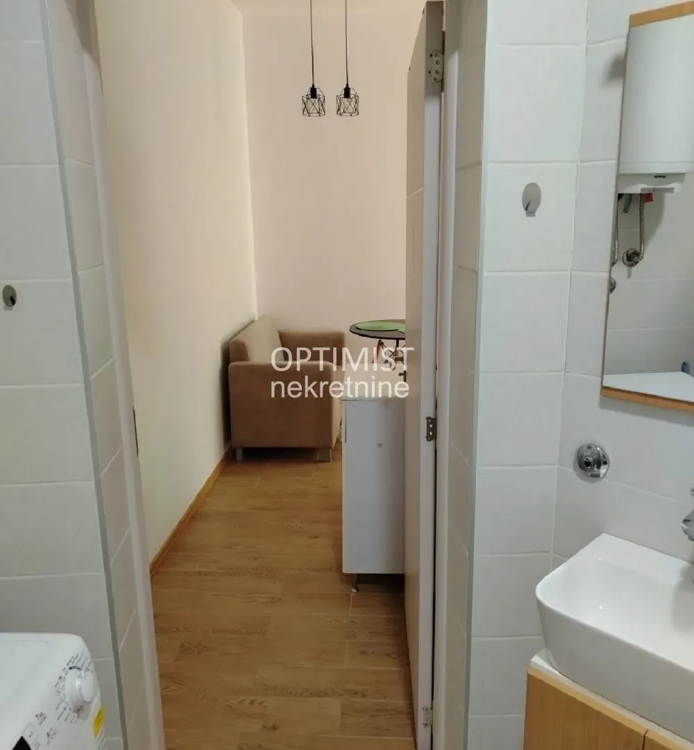 Prodaja, trosoban stan, 61m², Skadarlija, Beograd
