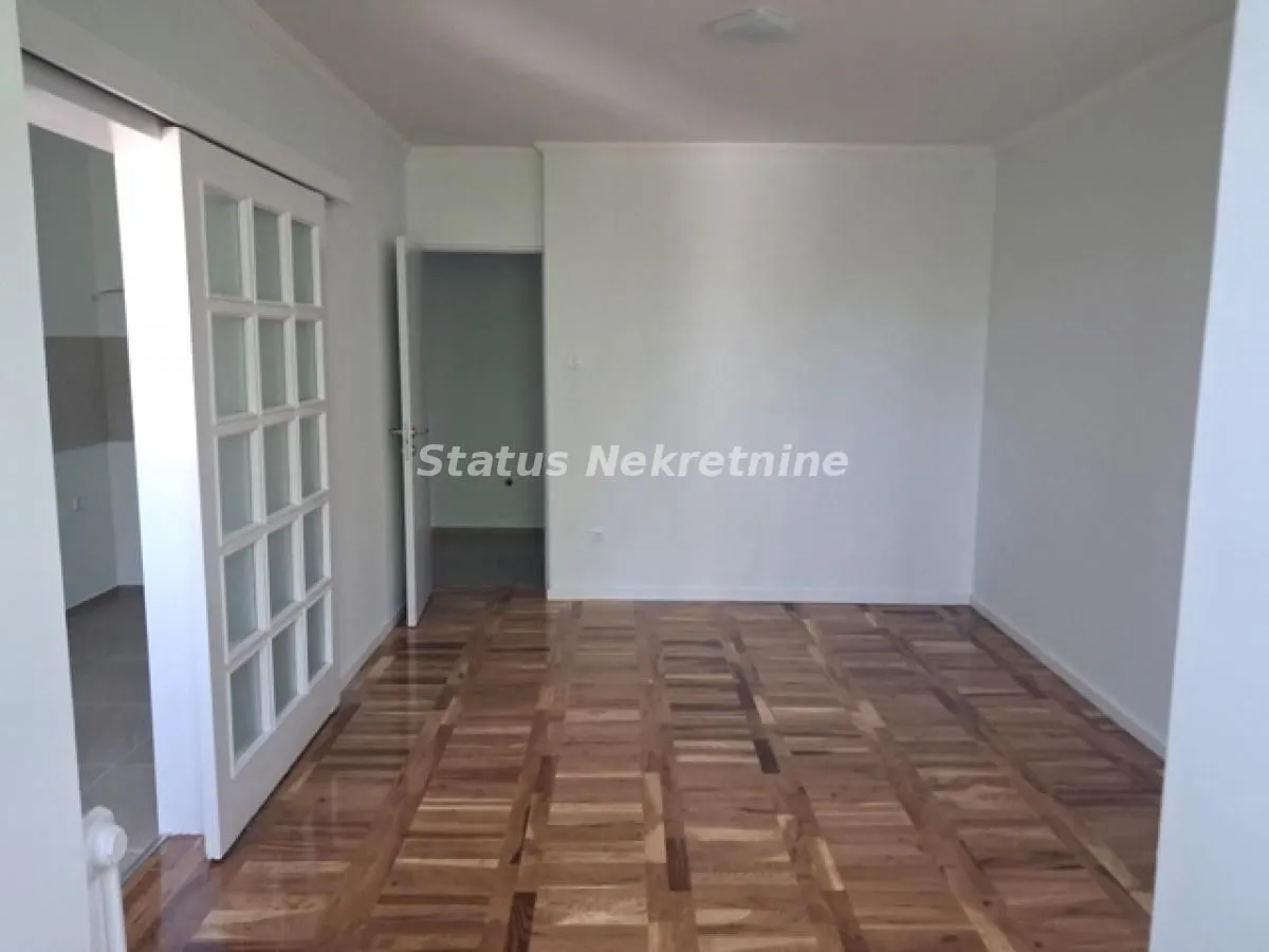 Prodaja, dvosoban stan, 47m², Adamovićevo Naselje, Novi Sad Sve Podlokacije