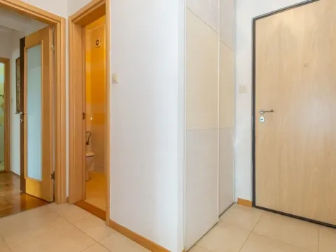 Izdavanje, dvosoban stan, 68m², Tuški Put, Podgorica - image 4