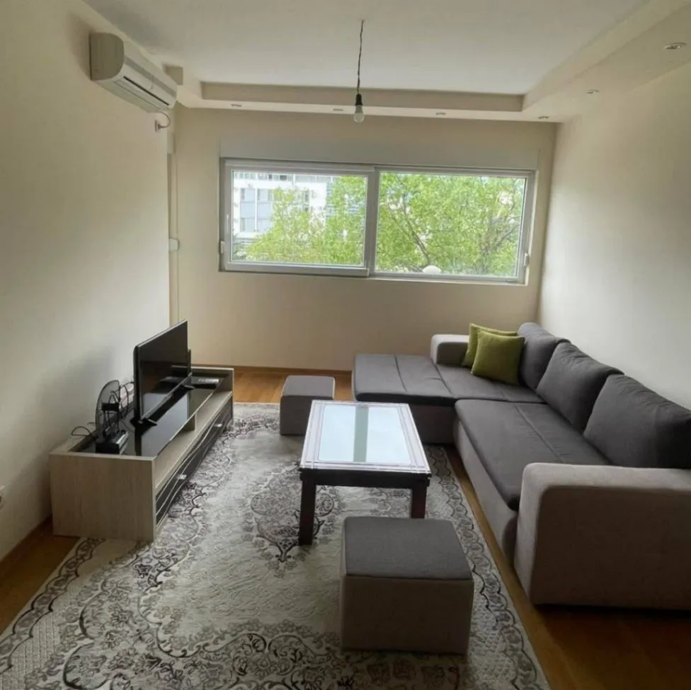 Izdavanje, jednosoban stan, 45m², Centar, Bar