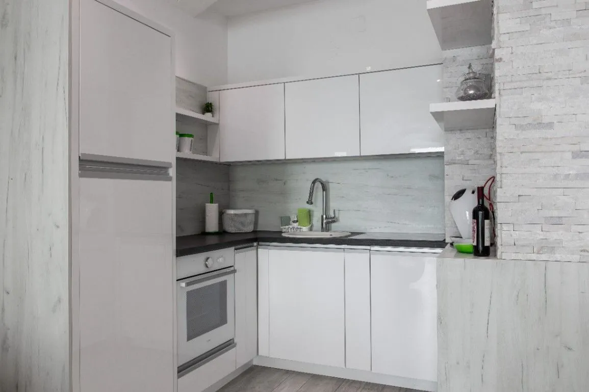 Rent, two bedroom apartment, 93m², Sutomore, Bar