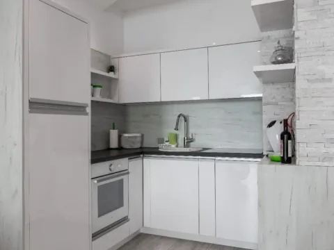 Rent, two bedroom apartment, 93m², Sutomore, Bar - image 6