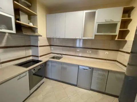 Izdavanje, jednosoban stan, 50m², Centar, Podgorica - image 6