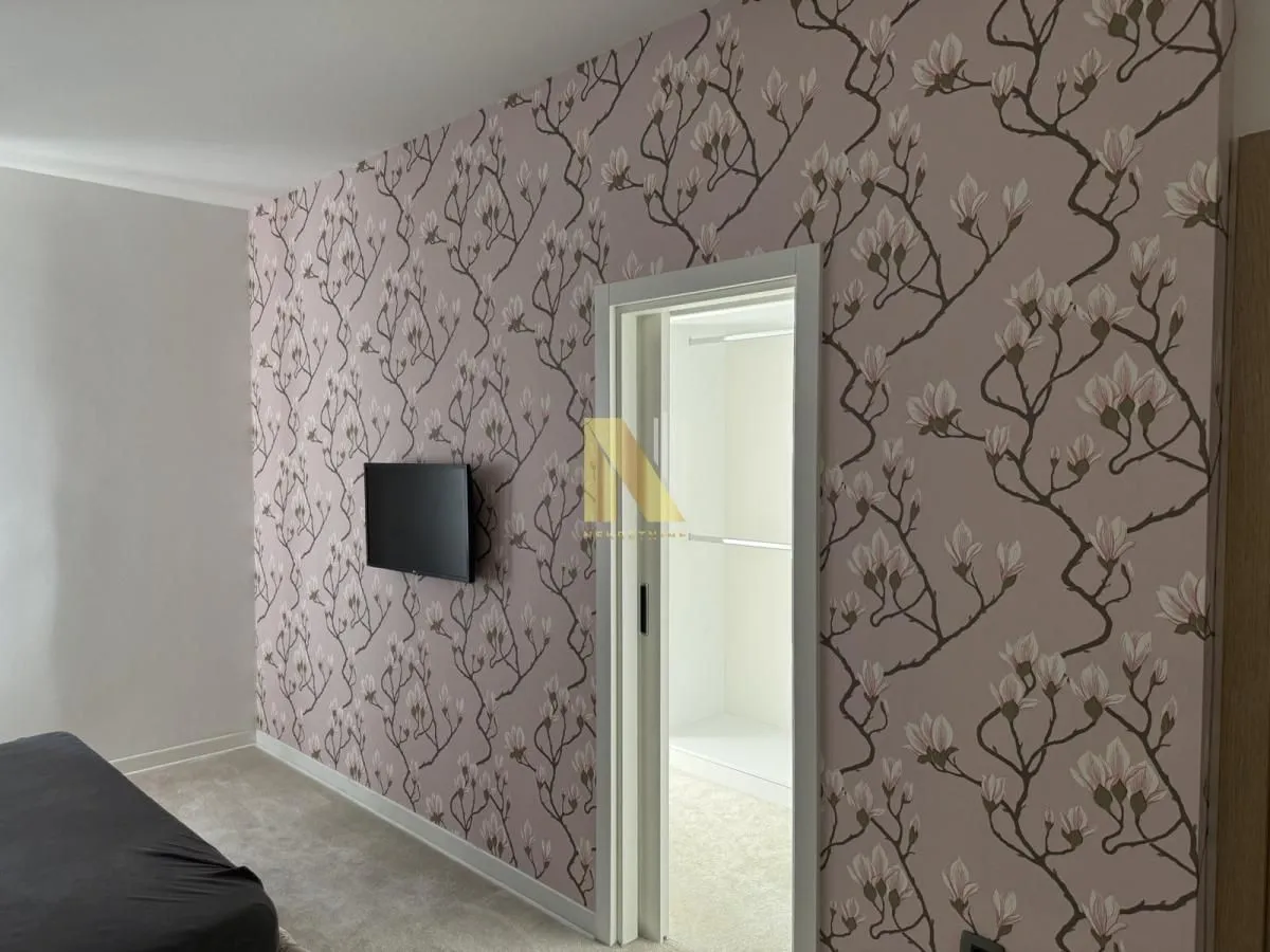 Izdavanje, četvorosoban stan, 136m², Spens, Novi Sad Sve Podlokacije