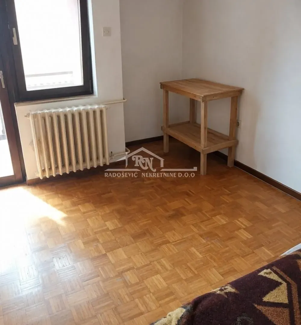 Prodaja, kuća, 410m², Novi Banovci, Stara Pazova