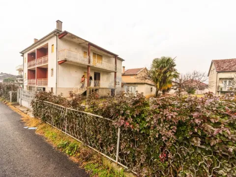 Prodaja, kuća, 215m², Tološi, Podgorica - image 2