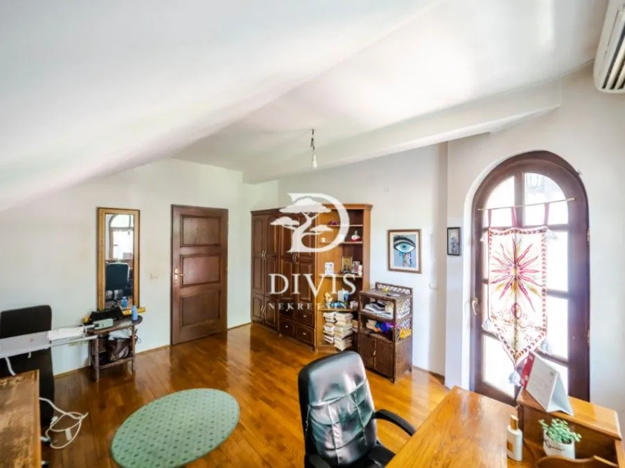 Sale, house, 391m², Zvezdara, Zvezdara Sve Podlokacije