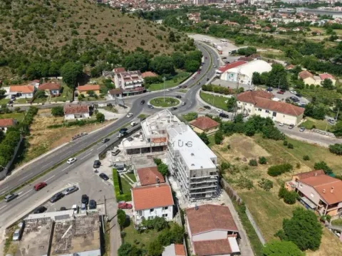 Izdavanje, poslovni prostor, 2000m², Donja Gorica, Podgorica - image 9