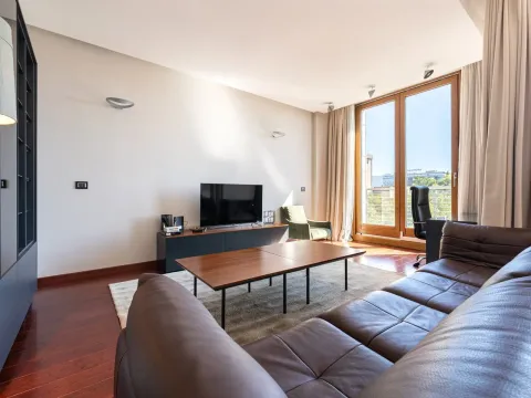 Sale, three bedroom apartment, 203m², Kod Capital Plaze, Podgorica - image 4