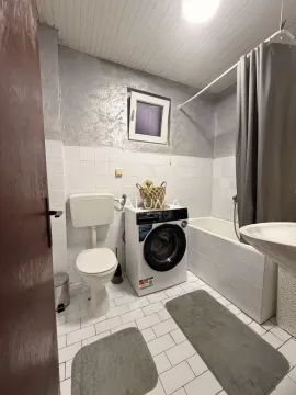 Rent, three bedroom apartment, 85m², Tološi, Podgorica - image 10