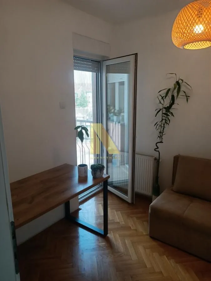 Izdavanje, dvosoban stan, 53m², Adamovićevo Naselje, Novi Sad Sve Podlokacije
