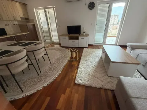 Izdavanje, dvosoban stan, 71m², Igalo, Herceg Novi - image 1