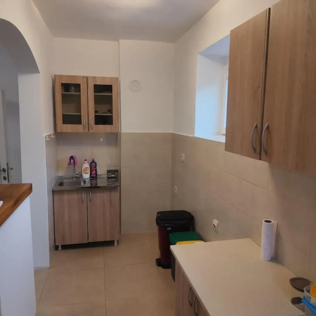 Izdavanje, dvosoban stan, 90m², Gorica C, Podgorica