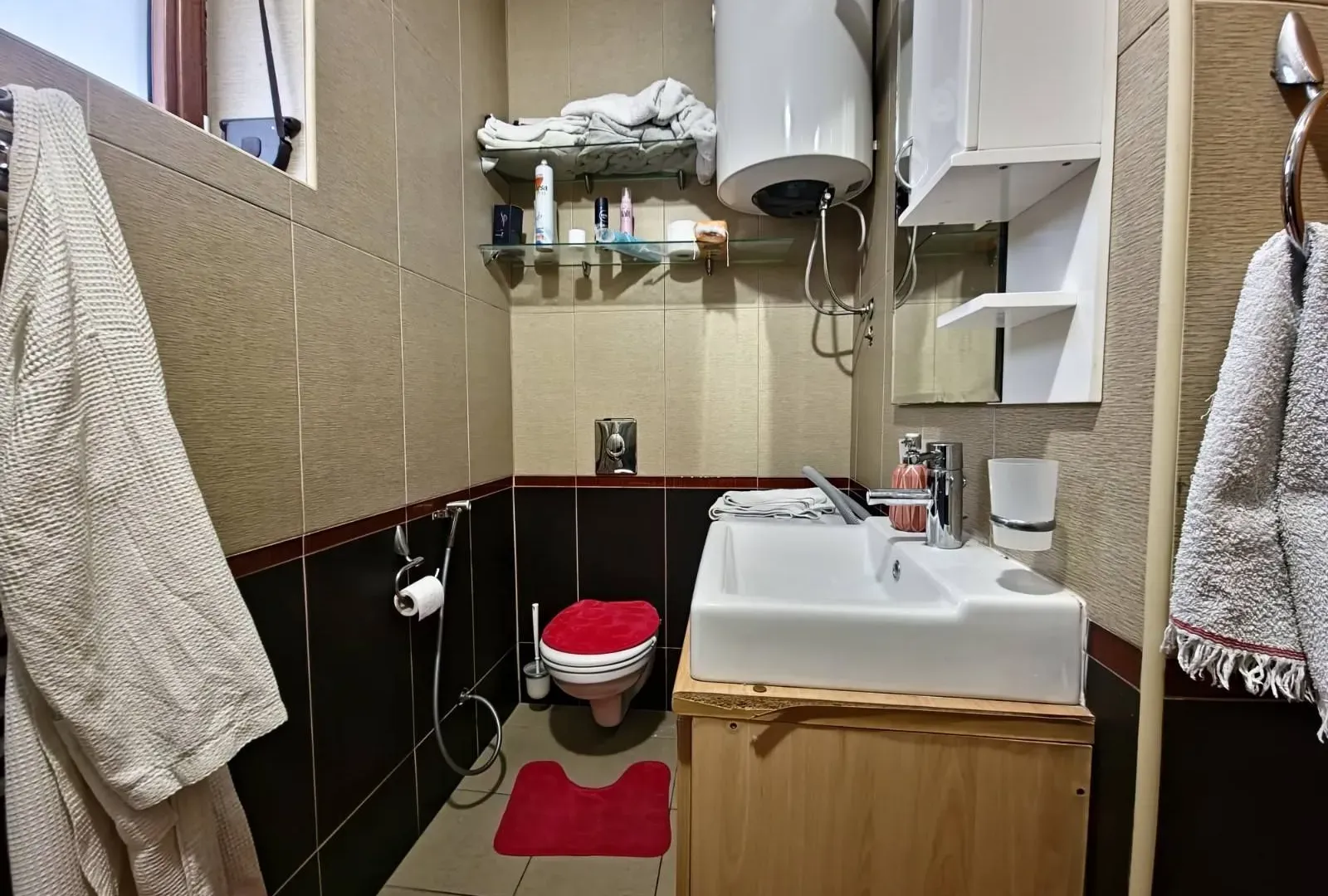 Izdavanje, jednosoban stan, 50m², Budva, Crna Gora