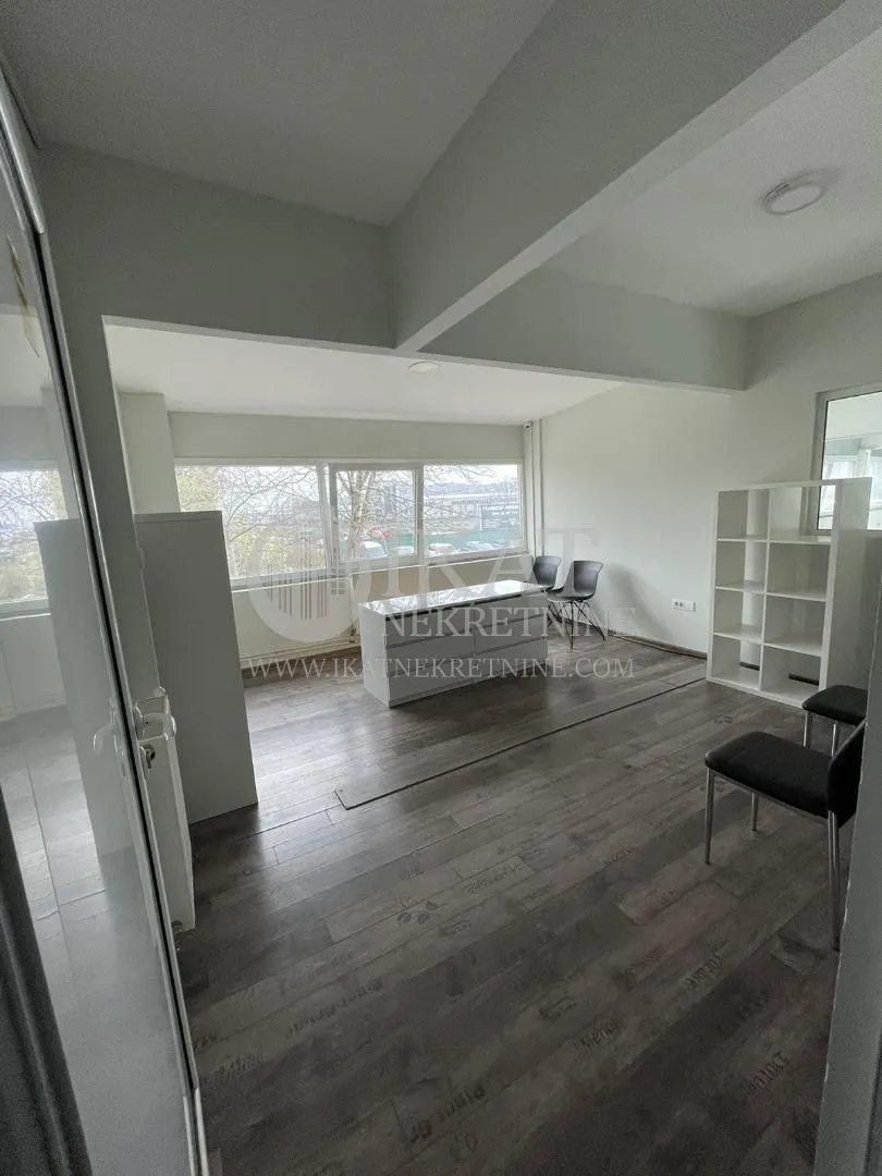 Izdavanje, poslovni prostor, 20m², Leštane, Grocka