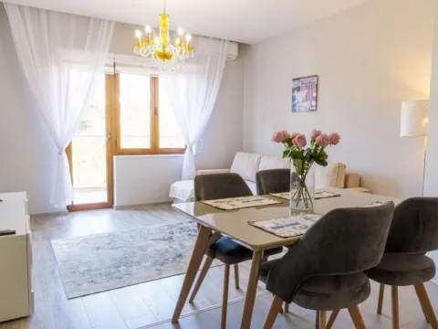 Izdavanje, jednosoban stan, 60m², Bečići, Budva - image 1