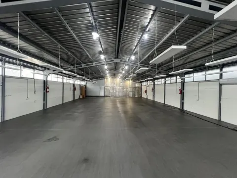 Rent, office space, 770m², Kneževac, Beograd