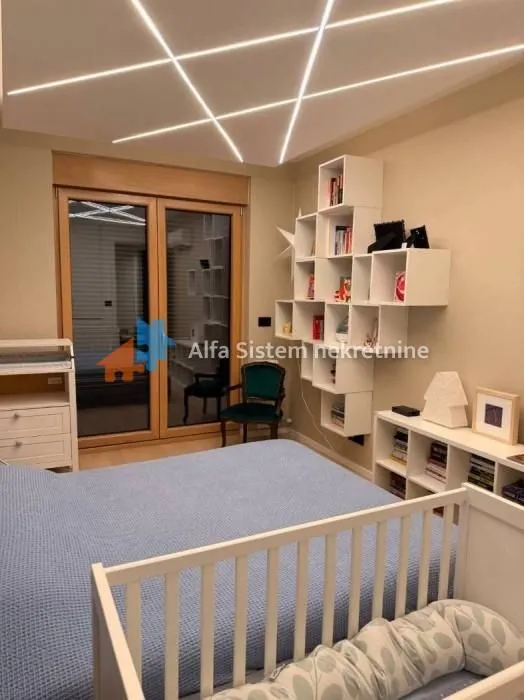 Rent, four bedroom apartment, 103m², Stari Grad, Beograd