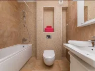 Izdavanje, dvosoban stan, 81m², Kotor, Crna Gora - image 11