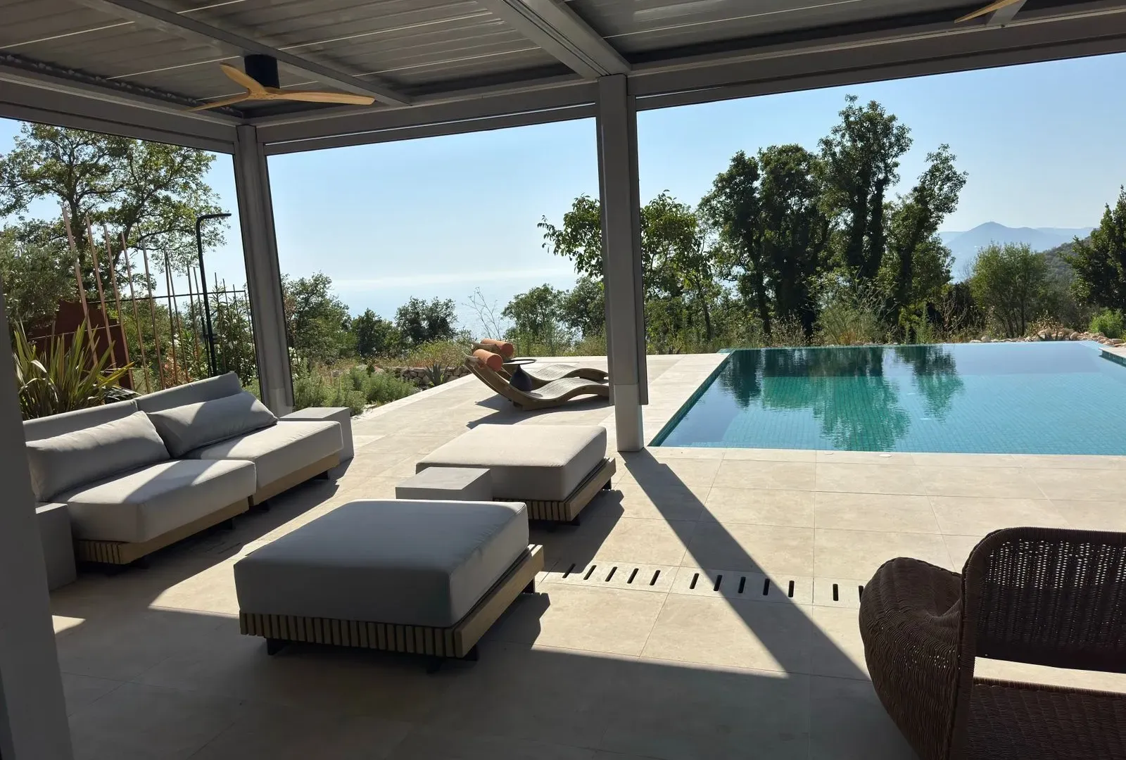 Sale, house, 230m², Blizikuće, Budva