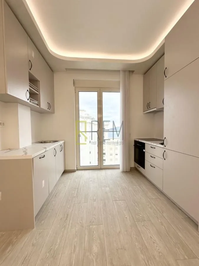 Sale, three bedroom apartment, 75m², Bečići, Budva