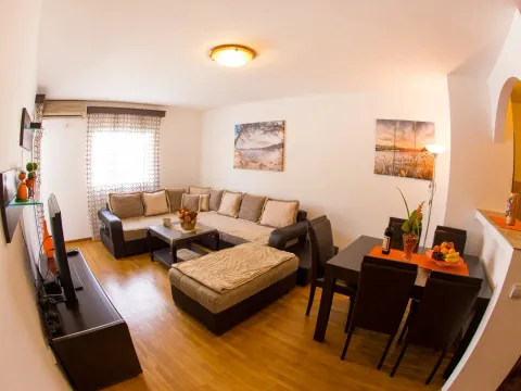 Rent, apartment, 49m², Budva, Crna Gora - image 1