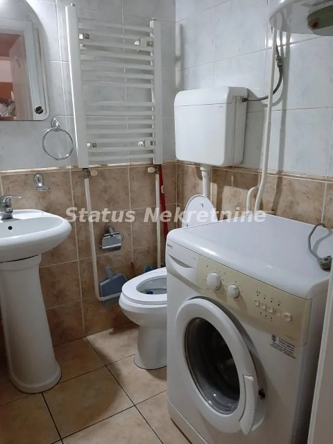 Izdavanje, garsonjera, 24m², Centar, Novi Sad